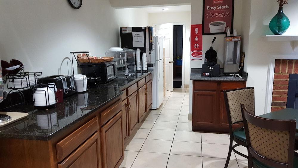 Econo Lodge Glade Springs I-81 Dış mekan fotoğraf