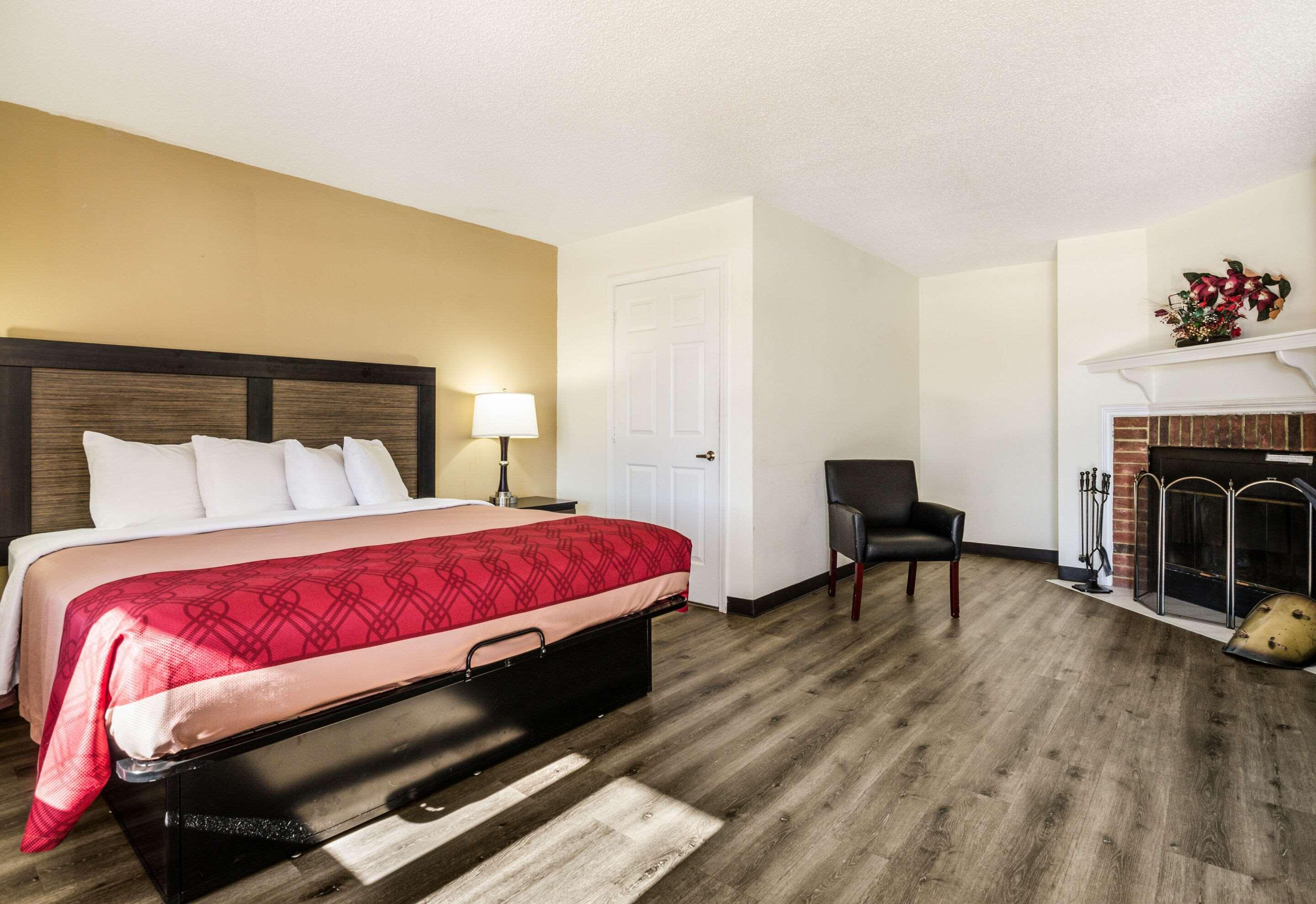 Econo Lodge Glade Springs I-81 Dış mekan fotoğraf