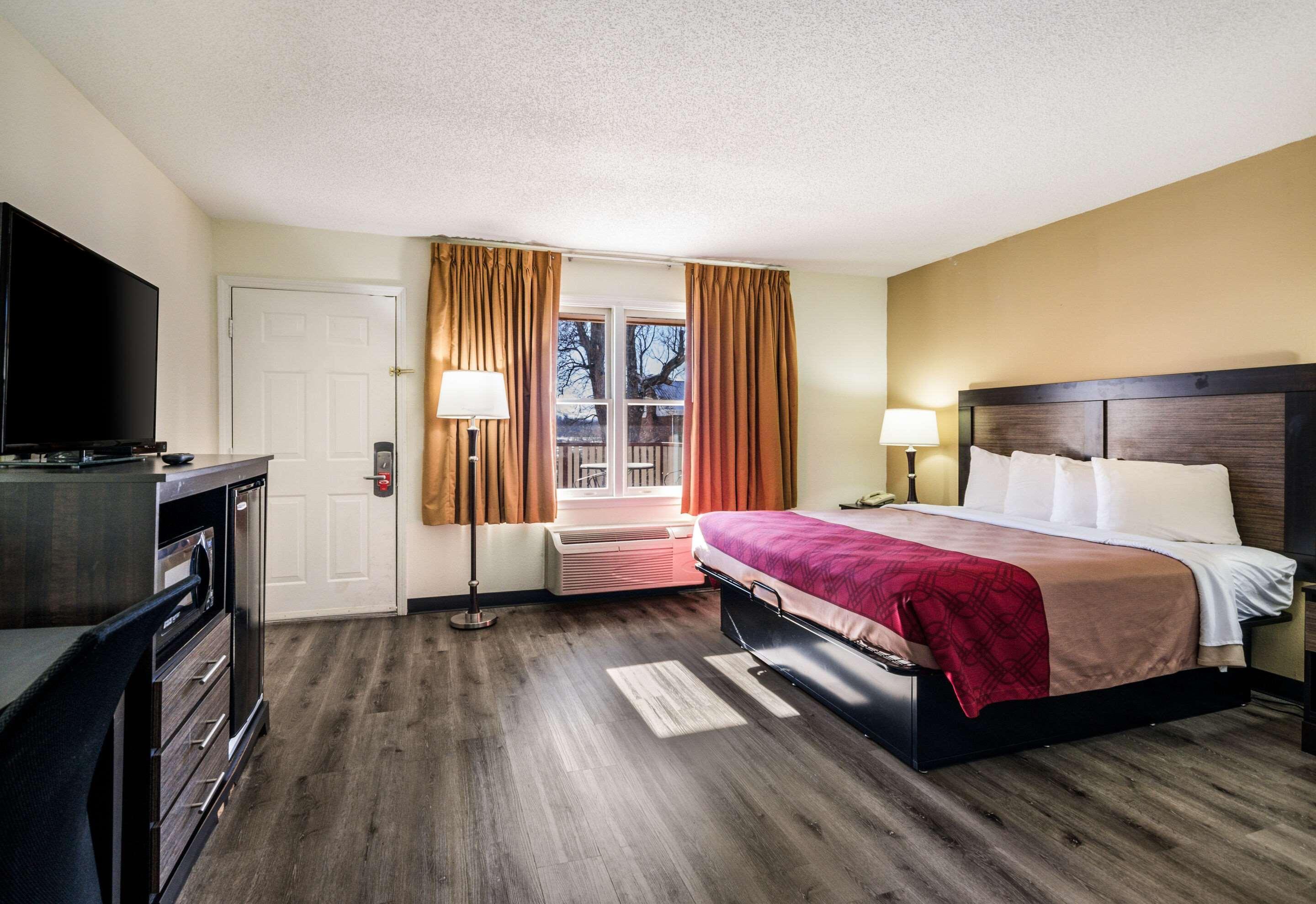 Econo Lodge Glade Springs I-81 Dış mekan fotoğraf
