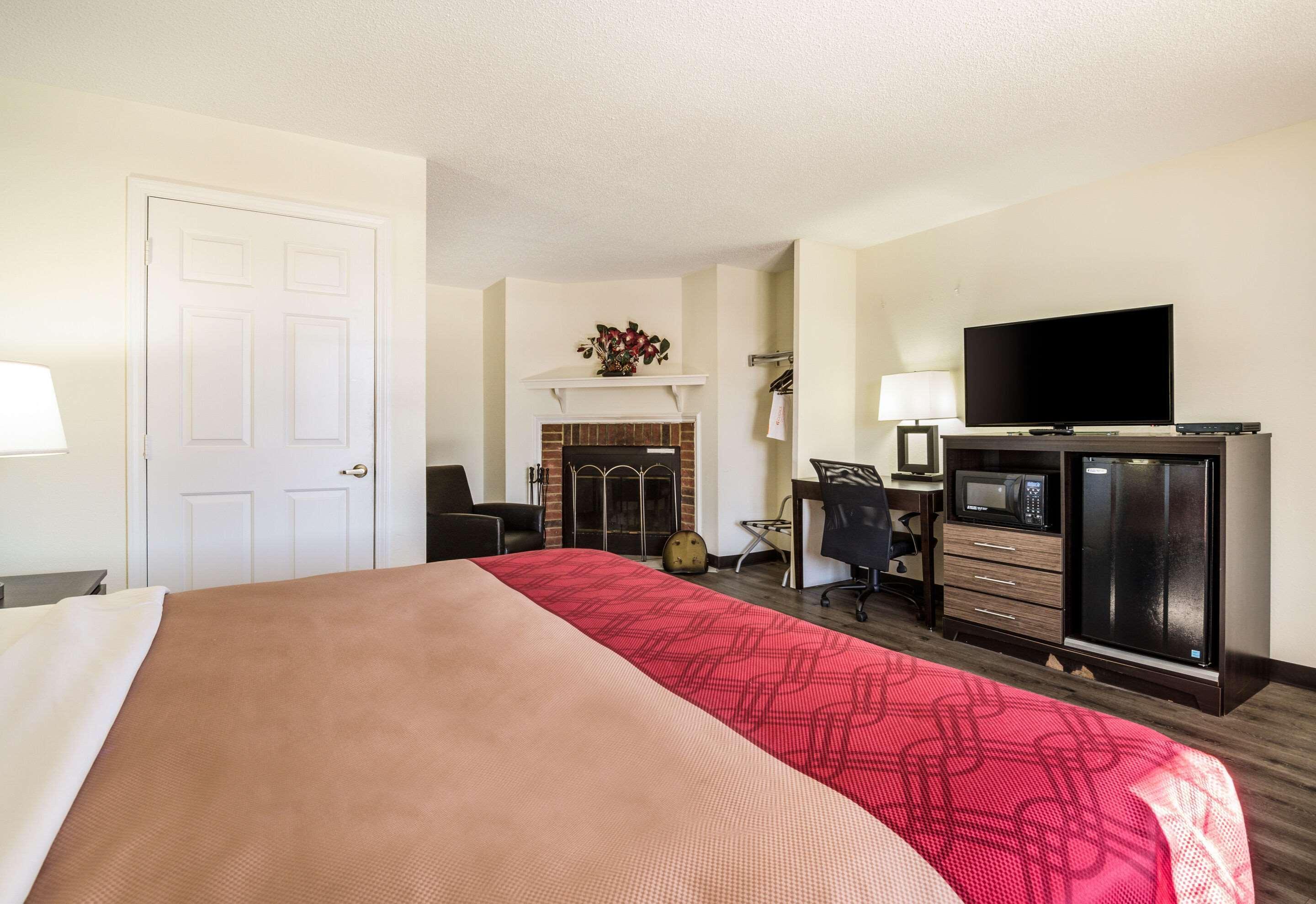 Econo Lodge Glade Springs I-81 Dış mekan fotoğraf
