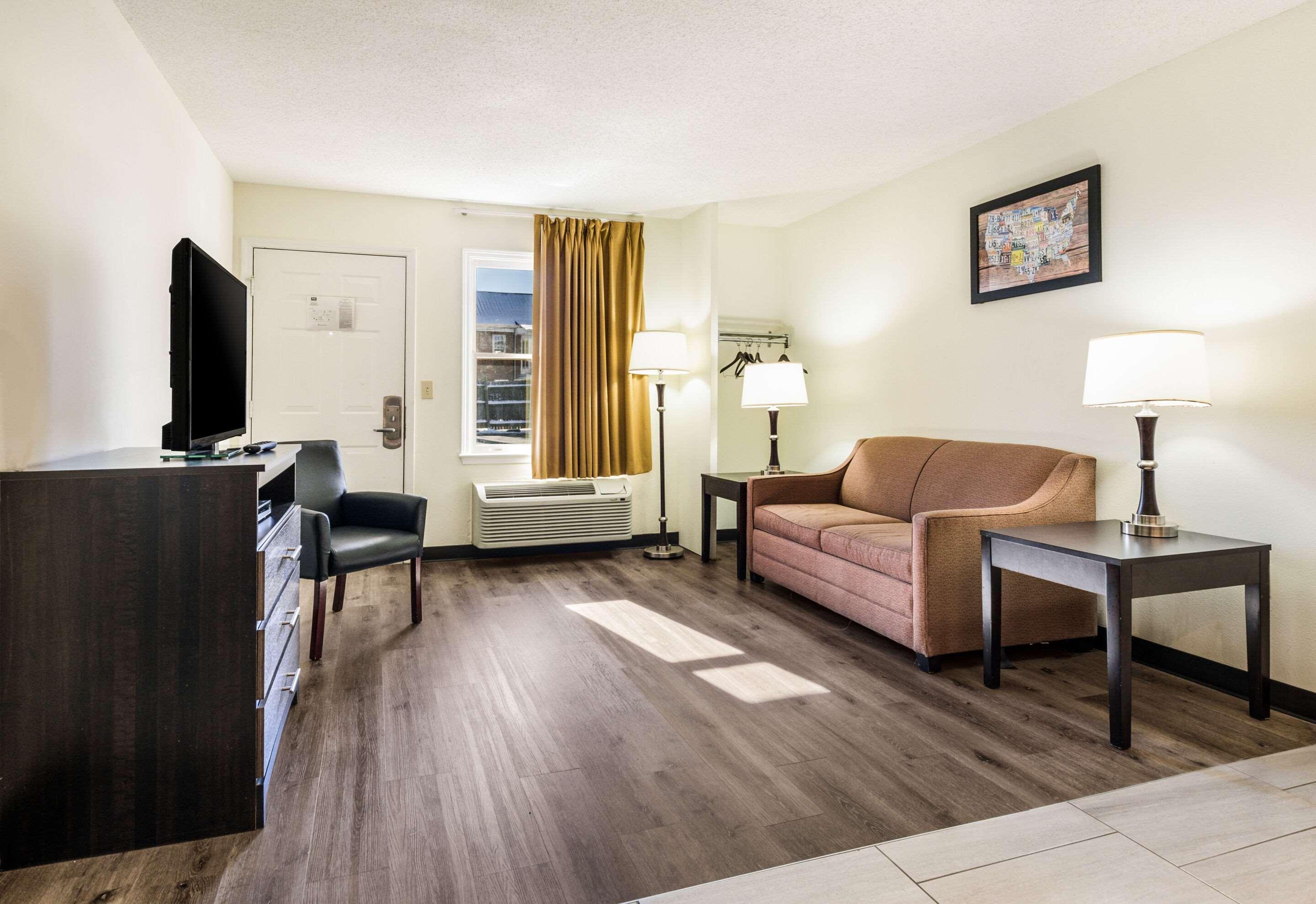 Econo Lodge Glade Springs I-81 Dış mekan fotoğraf