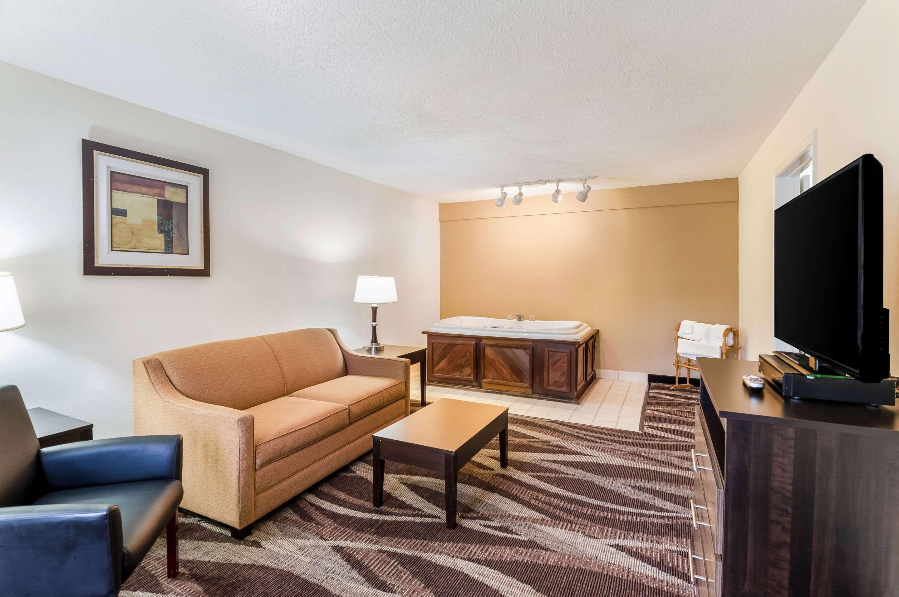 Econo Lodge Glade Springs I-81 Dış mekan fotoğraf