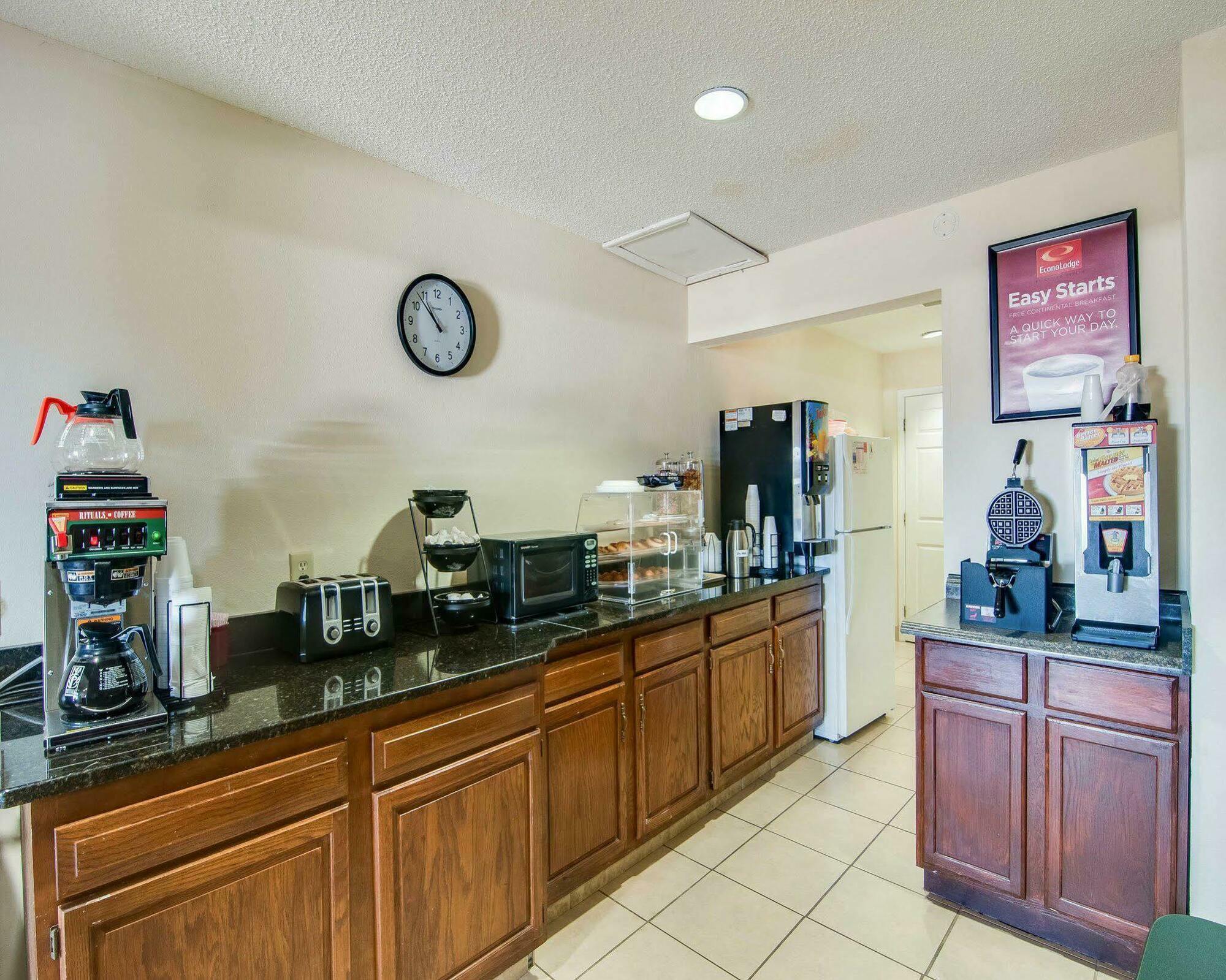 Econo Lodge Glade Springs I-81 Dış mekan fotoğraf
