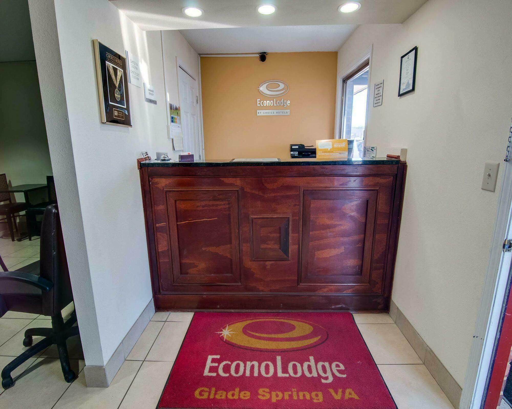 Econo Lodge Glade Springs I-81 Dış mekan fotoğraf
